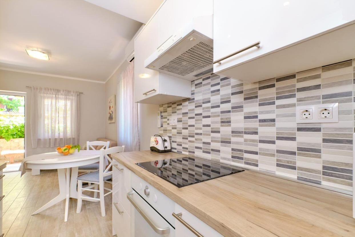 Apartments Enna Mali Lošinj Eksteriør bilde