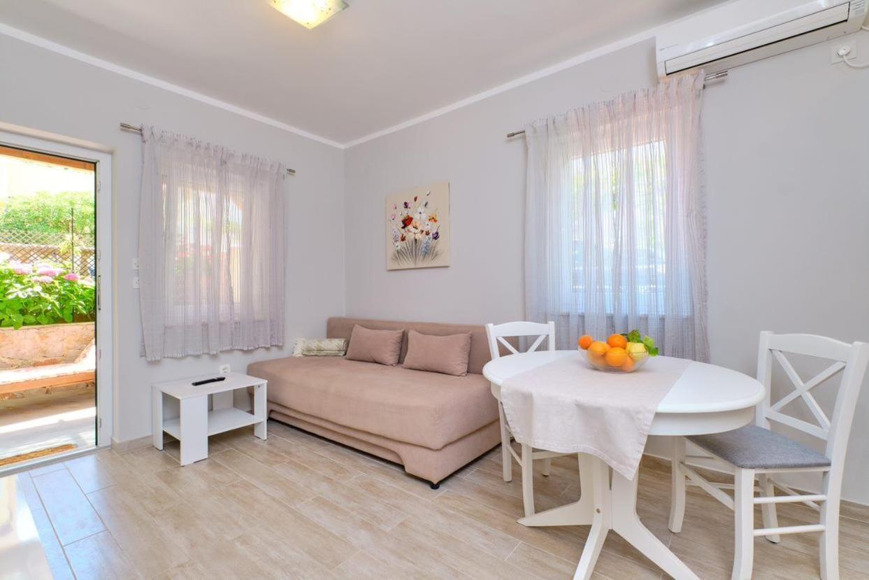 Apartments Enna Mali Lošinj Eksteriør bilde