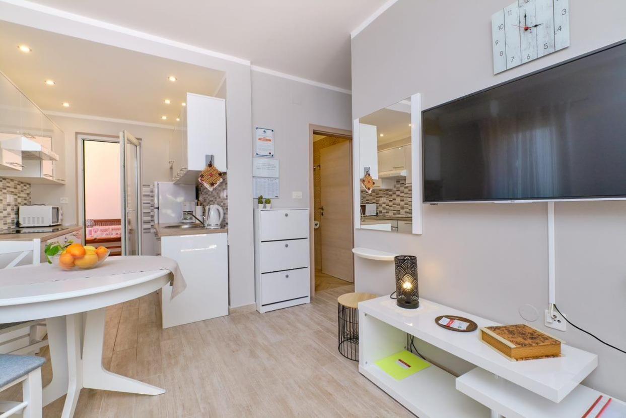 Apartments Enna Mali Lošinj Eksteriør bilde