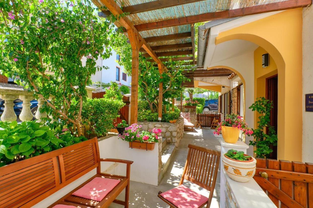 Apartments Enna Mali Lošinj Eksteriør bilde